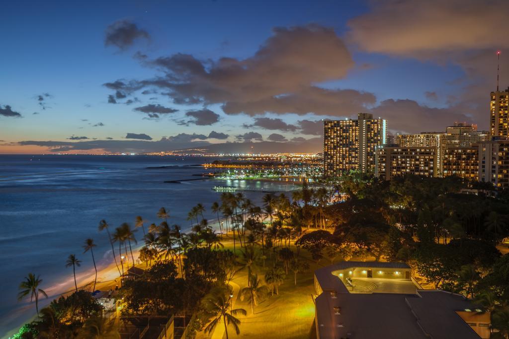 Castle Waikiki Shore Honolulu Esterno foto